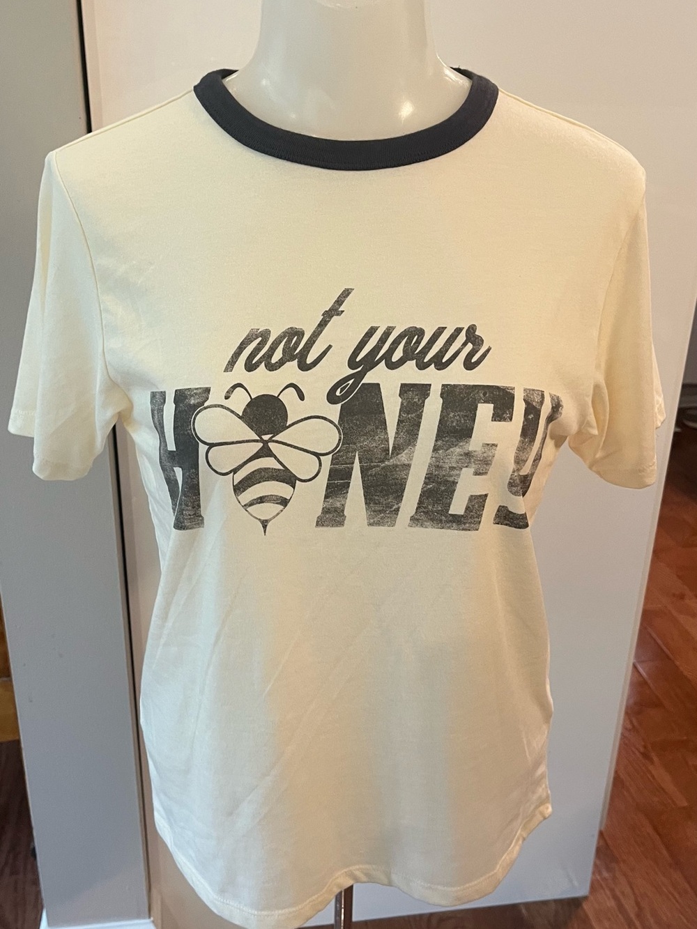 Topshop Cream Graphic 'Not Your Honey' Short Sleeve Tee with Black Trim size 6